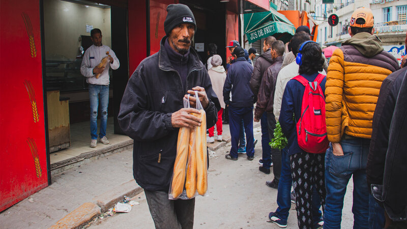 أطلت برأسها مجددا أيام العيد..  أزمة الخبز تتجه نحو الانفراج